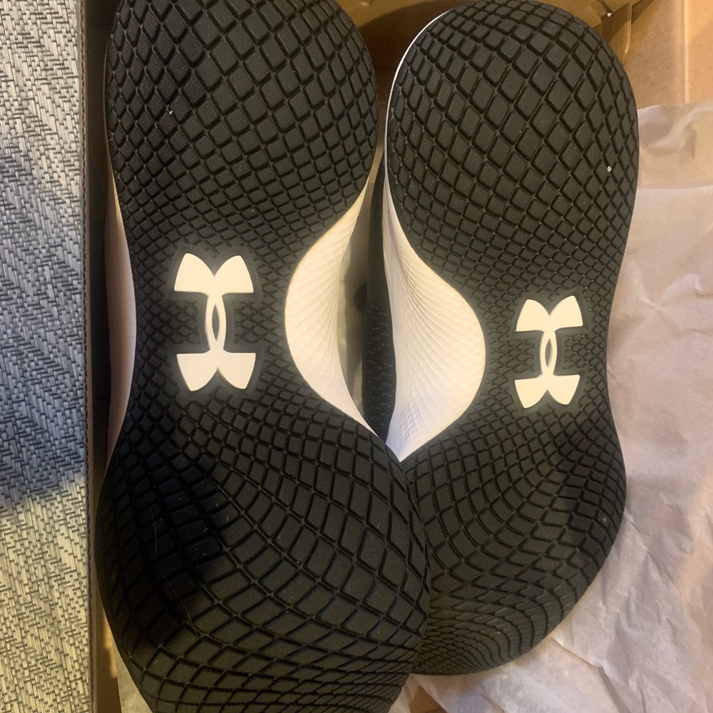 Under Armour Charged Breathe TR 3 Women's shoes, size 9.5 NWT, blk/white - Picture 12 of 16